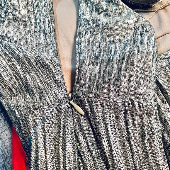 NWT Adrianna Papell Embellished Metallic Gown - Picture 5 of 8